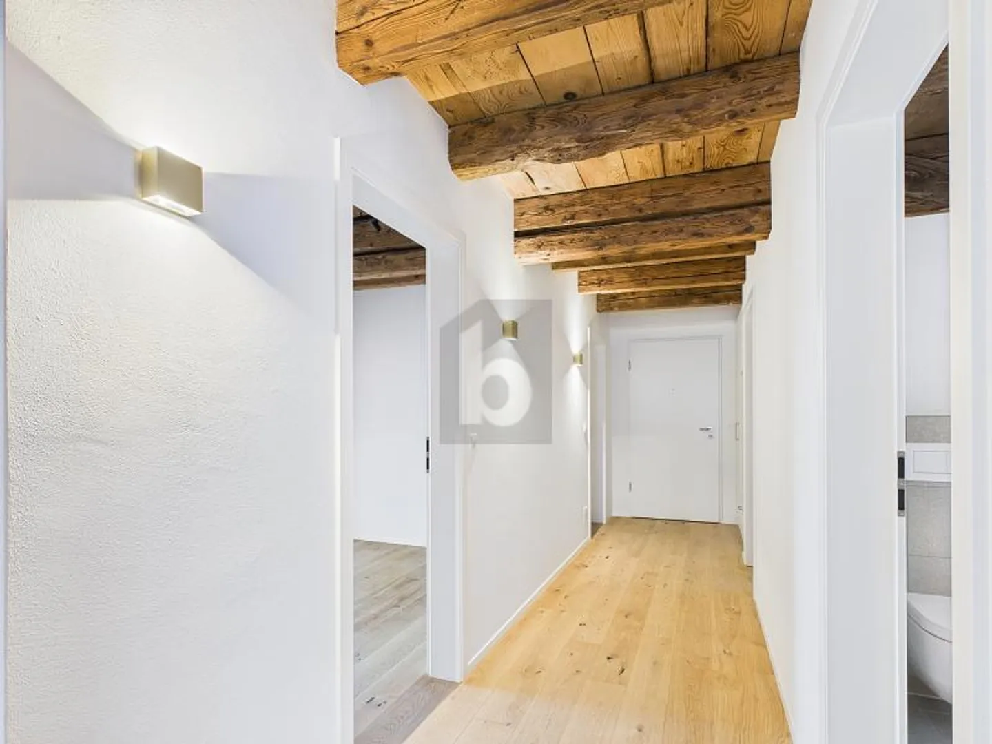 Charmante Wohnung in historischem Gebäude - Foto 3 von 6