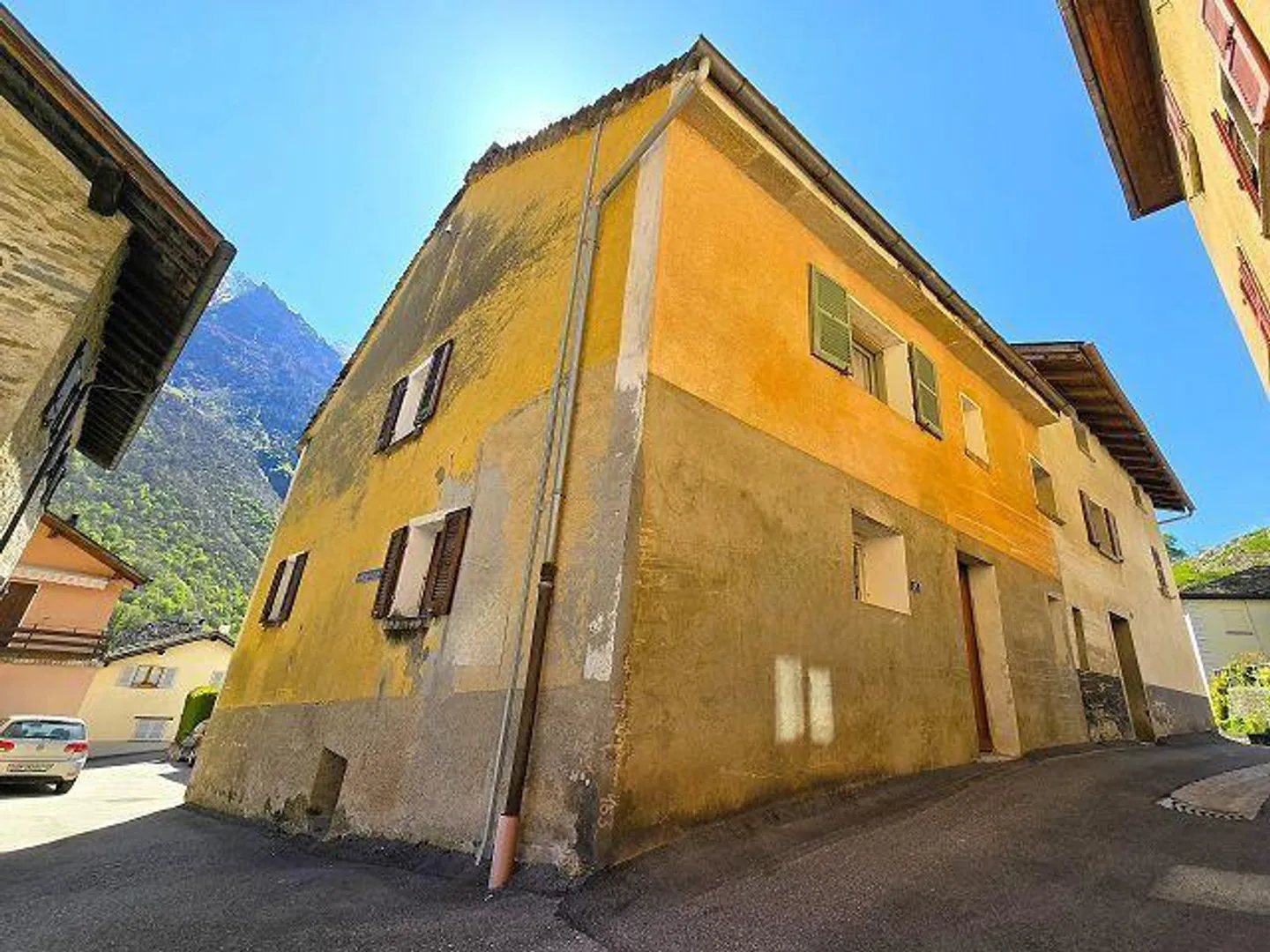 Maison de village de 6 pièces avec parking - Photo 1 sur 32