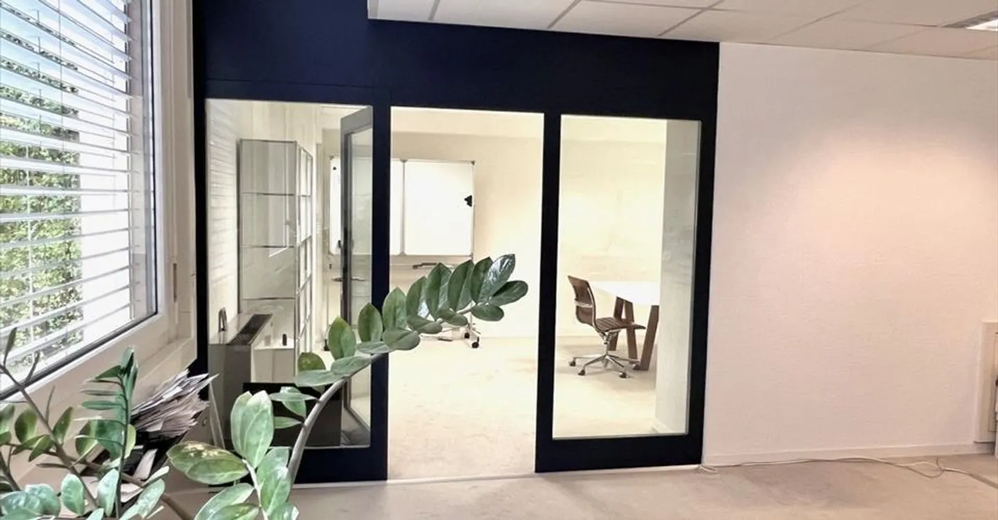 Office space for rent - Photo 2 of 7