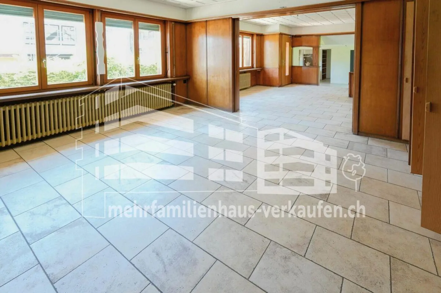 Multi-family house with outbuilding - Photo 2 of 13