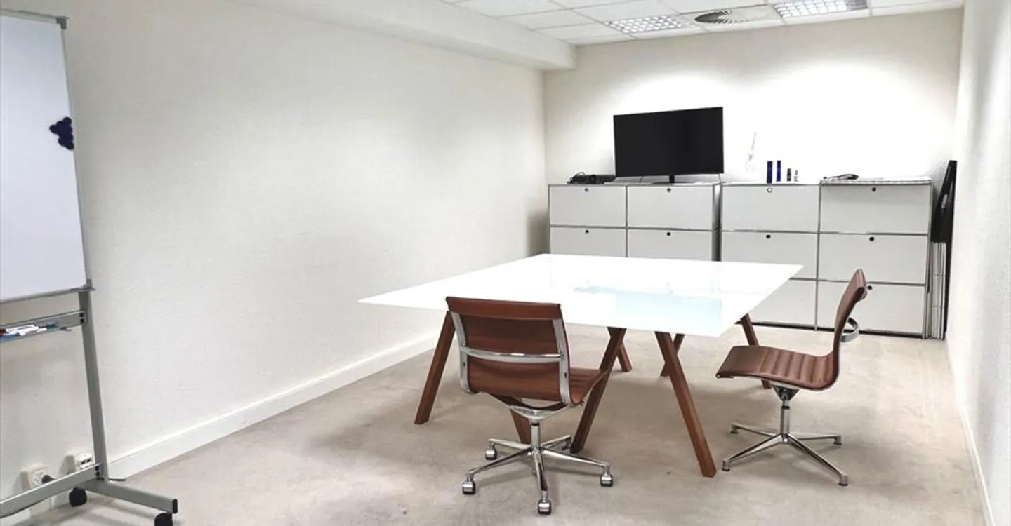 Office space for rent - Photo 3 of 7