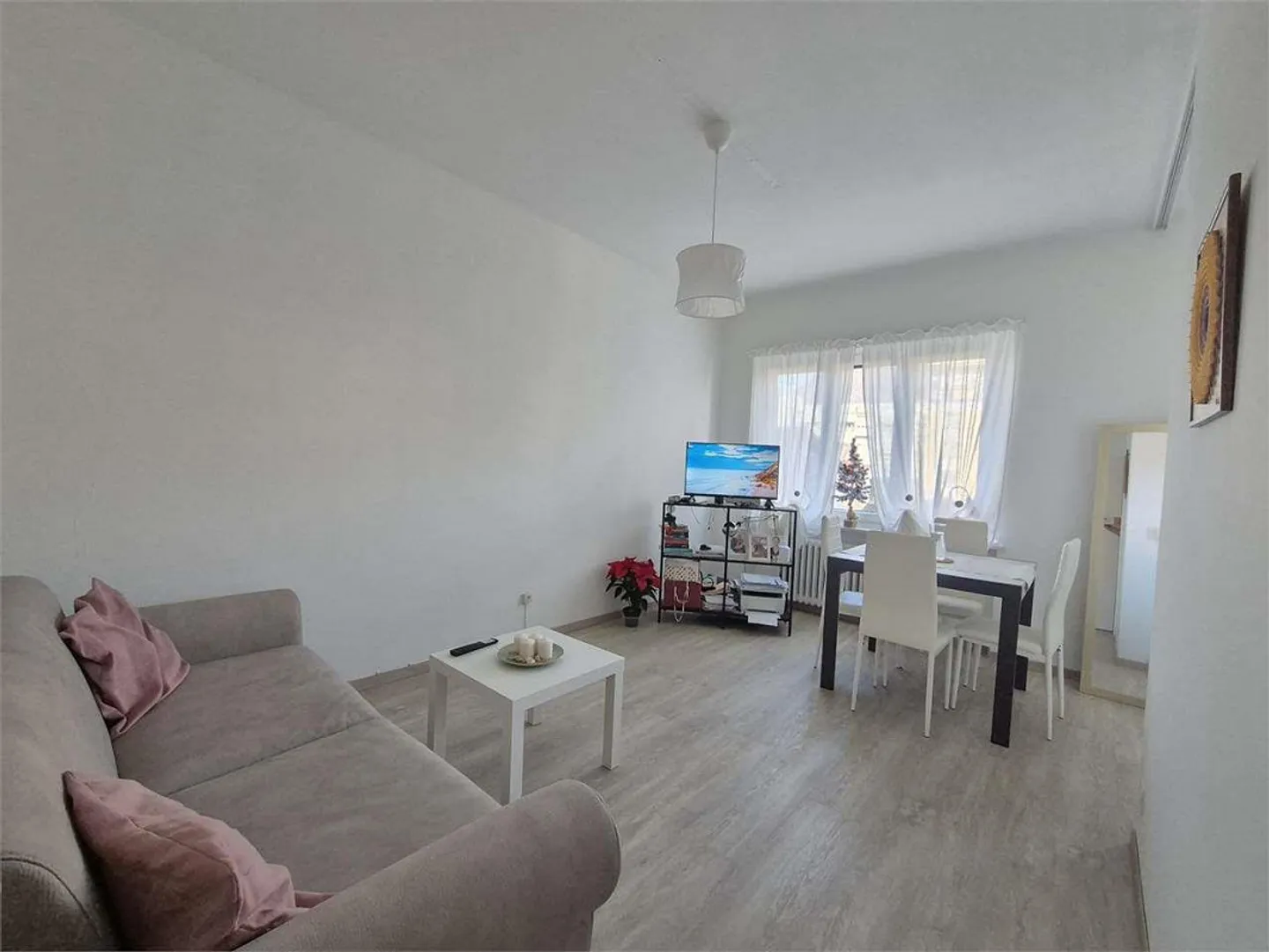 Chiasso Center - Furnished Studio Apartment for Rent, Close to the Station - Photo 1 of 9