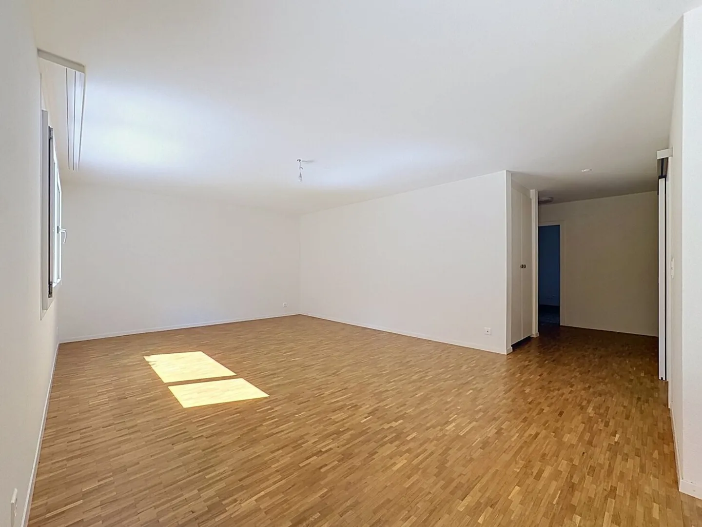 3.5 room renovated apartment with balcony - Schoenberg, Fribourg - Photo 2 of 12