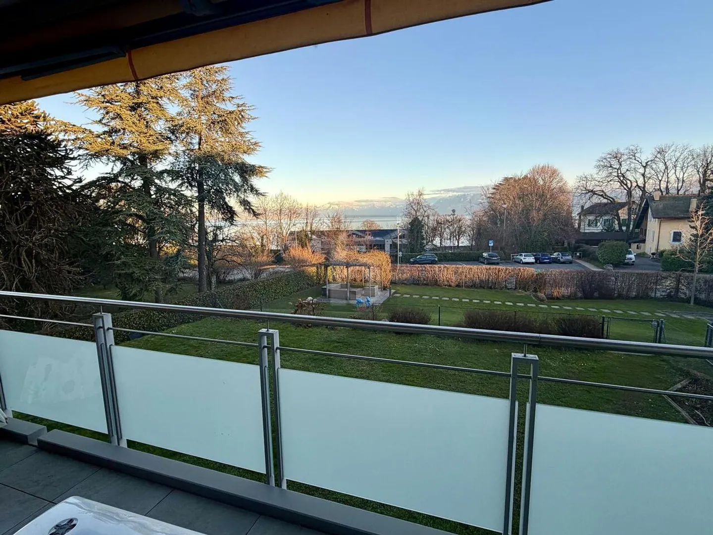 Appartement Exclusif avec Vue sur le Lac - Photo 5 sur 6