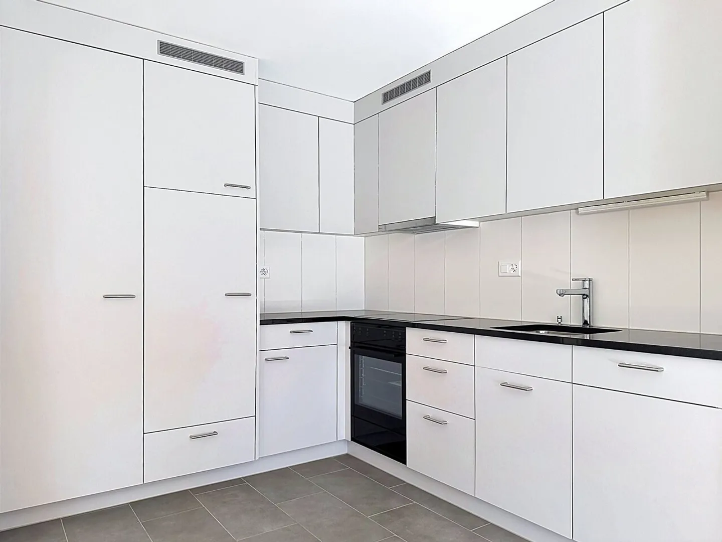 3.5 room renovated apartment with balcony - Schoenberg, Fribourg - Photo 4 of 12