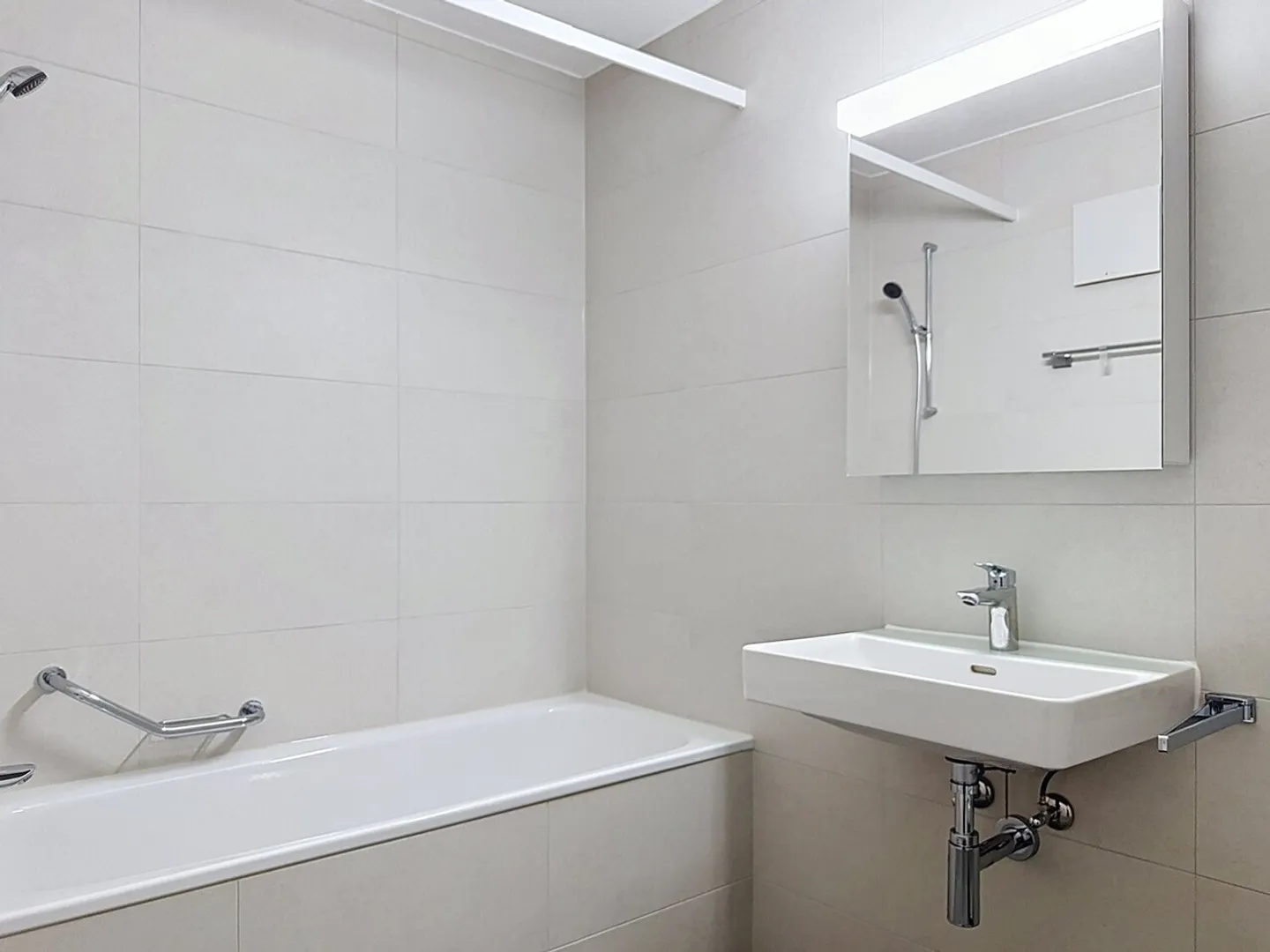 3.5 room renovated apartment with balcony - Schoenberg, Fribourg - Photo 9 of 12