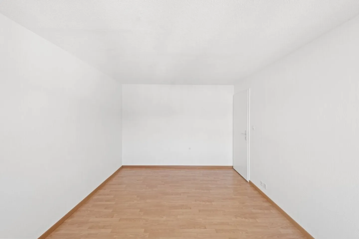 Apartment for rent - Photo 4 of 8