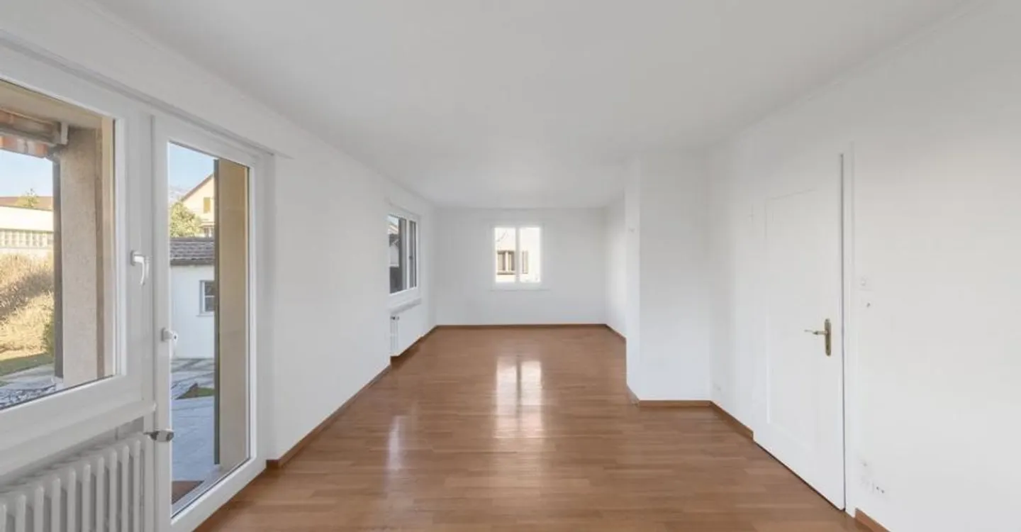 Casa unifamiliare con 3 livelli abitativi: ideale per studenti (termine limitato) - Foto 8 di 10
