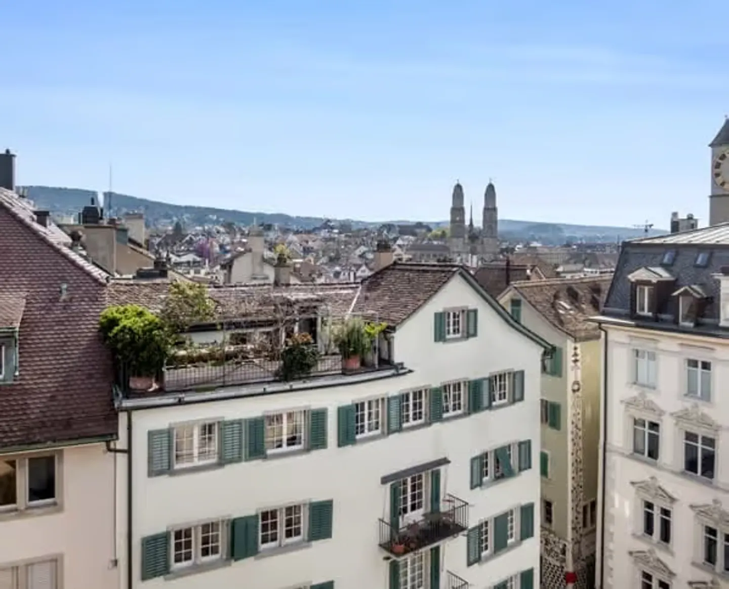 Charmante 3-Zimmer-Wohnung mit Balkon in der Zürcher Altstadt - Foto 1 von 13