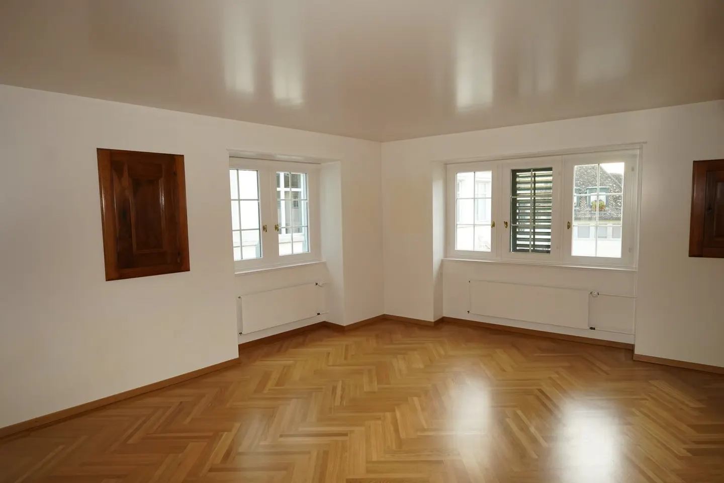 Charmante 3-Zimmer-Wohnung mit Balkon in der Zürcher Altstadt - Foto 4 von 13