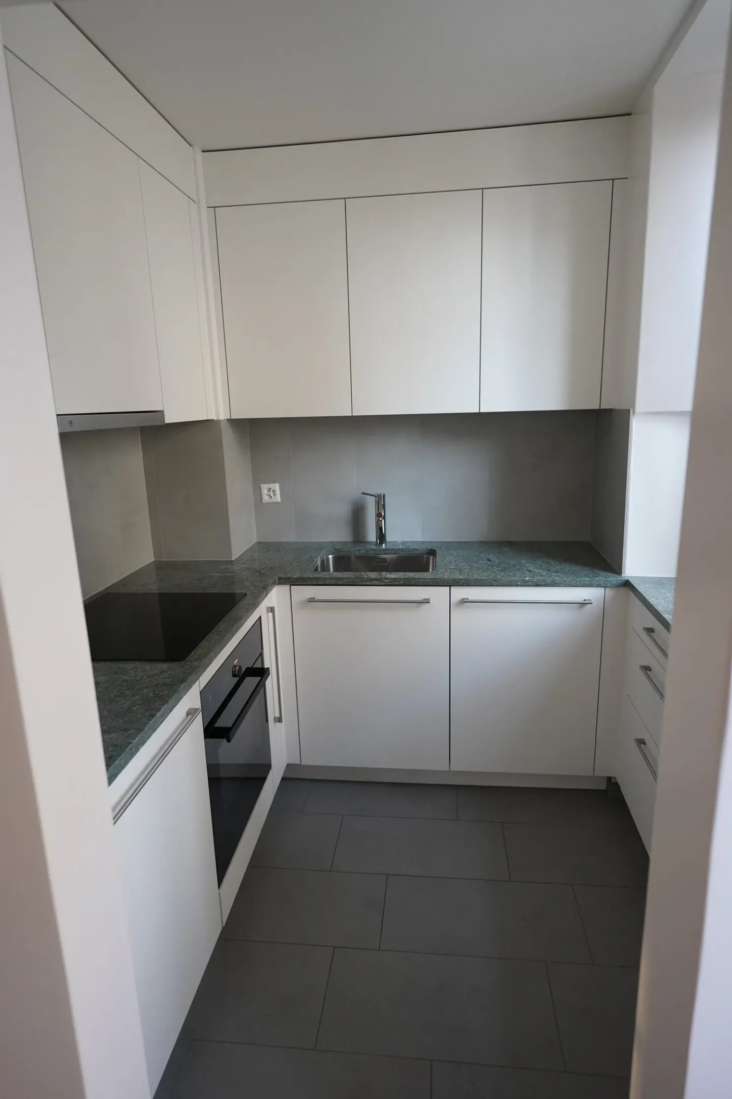 Charmante 3-Zimmer-Wohnung mit Balkon in der Zürcher Altstadt - Foto 5 von 13