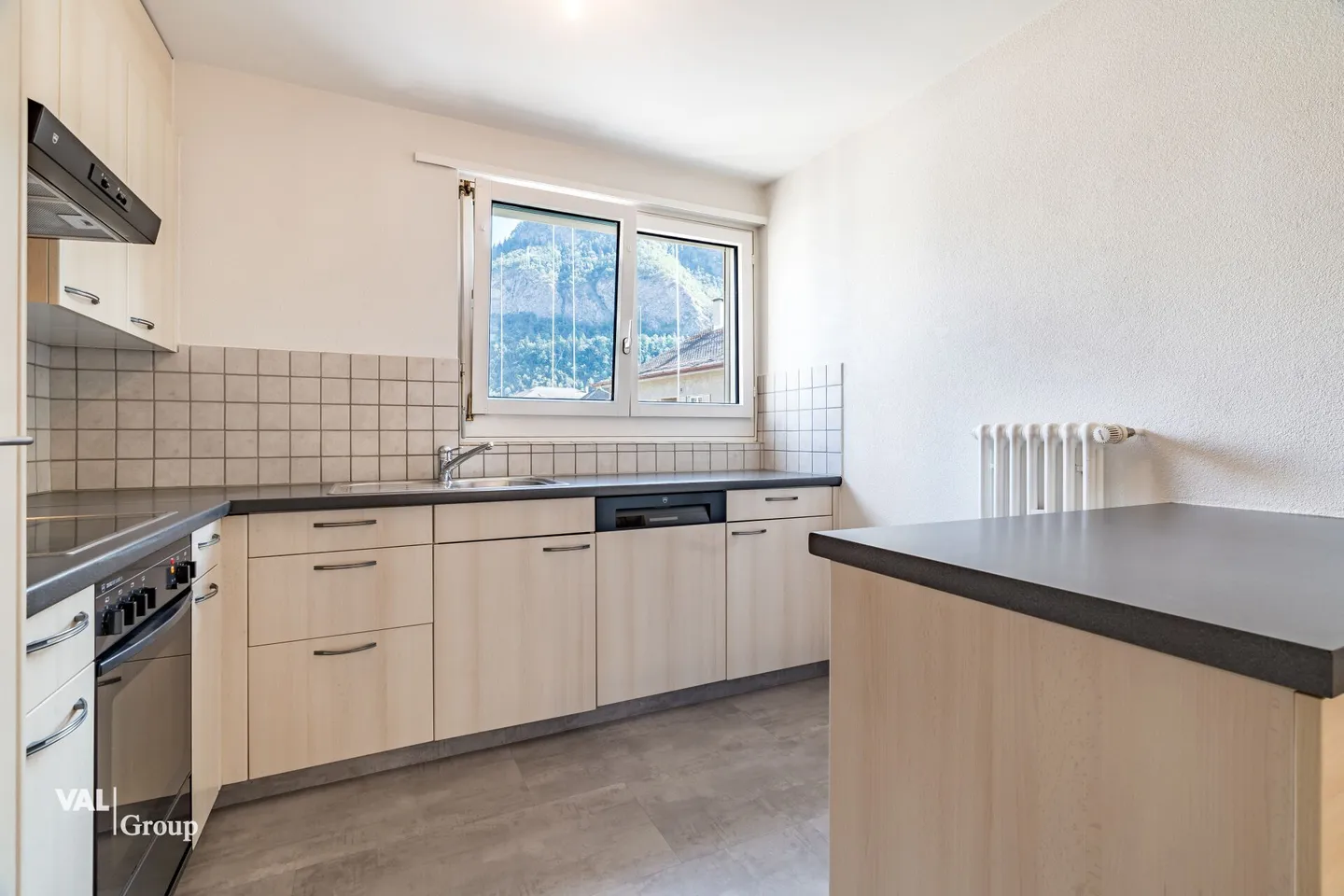 Charming 4.5-room apartment near the train station in Visp - from November 1, 2025 - Photo 4 of 16