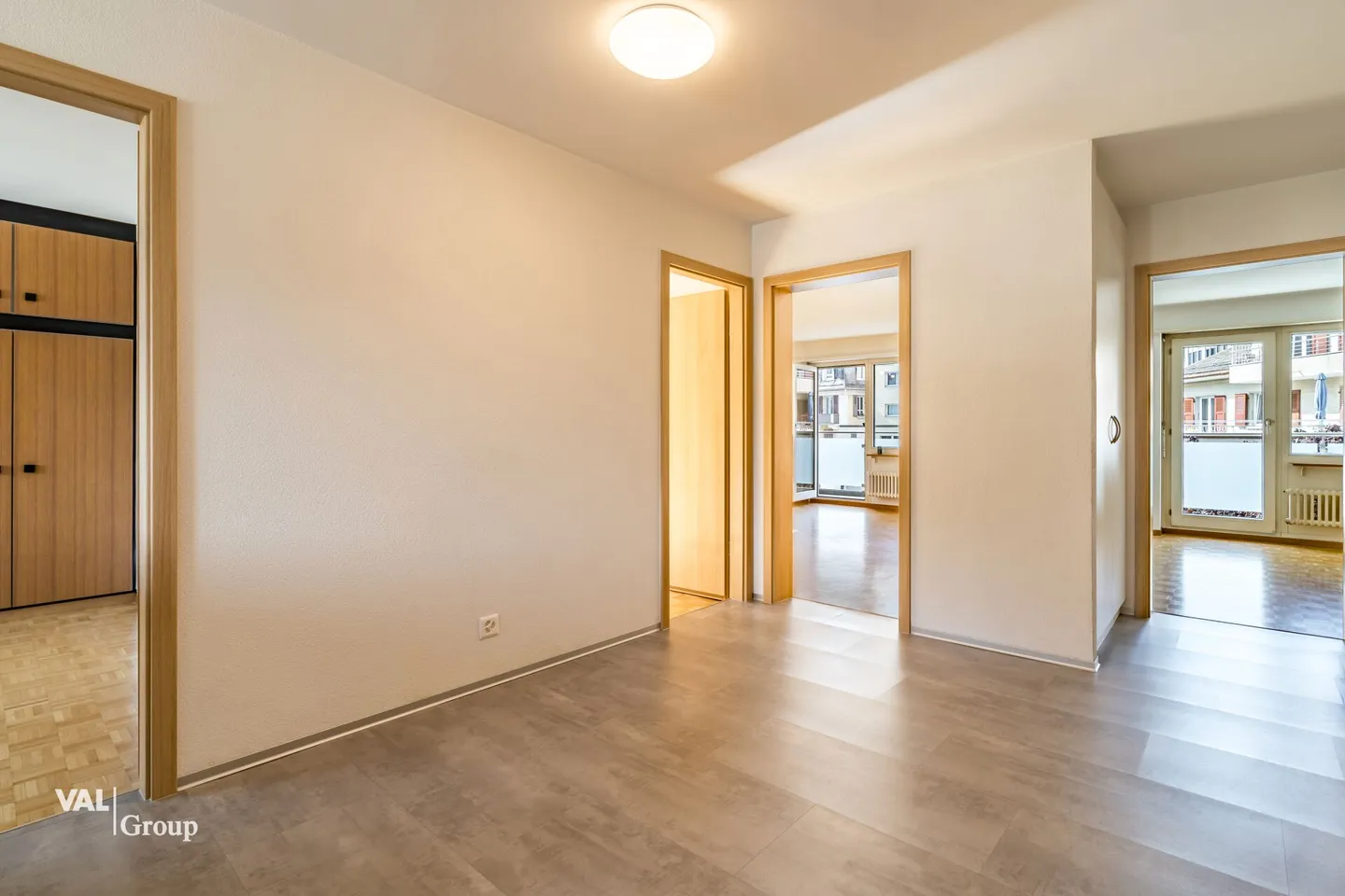 Charming 4.5-room apartment near the train station in Visp - from November 1, 2025 - Photo 5 of 16