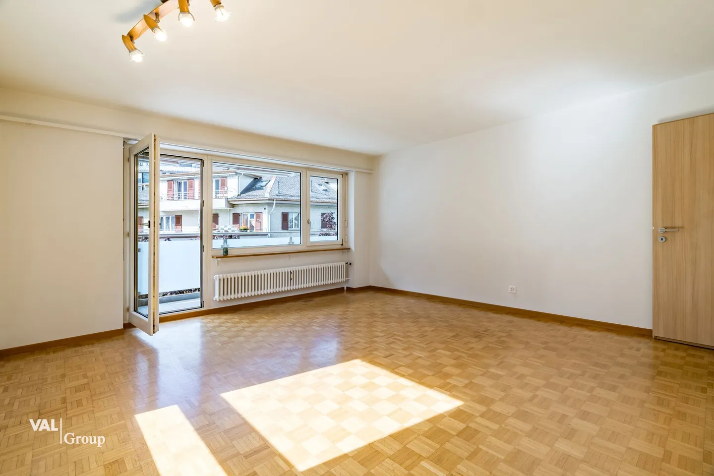 Charming 4.5-room apartment near the train station in Visp - from November 1, 2025 - Photo 7 of 16