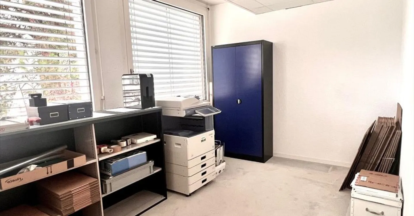 Office space for rent - Photo 5 of 7