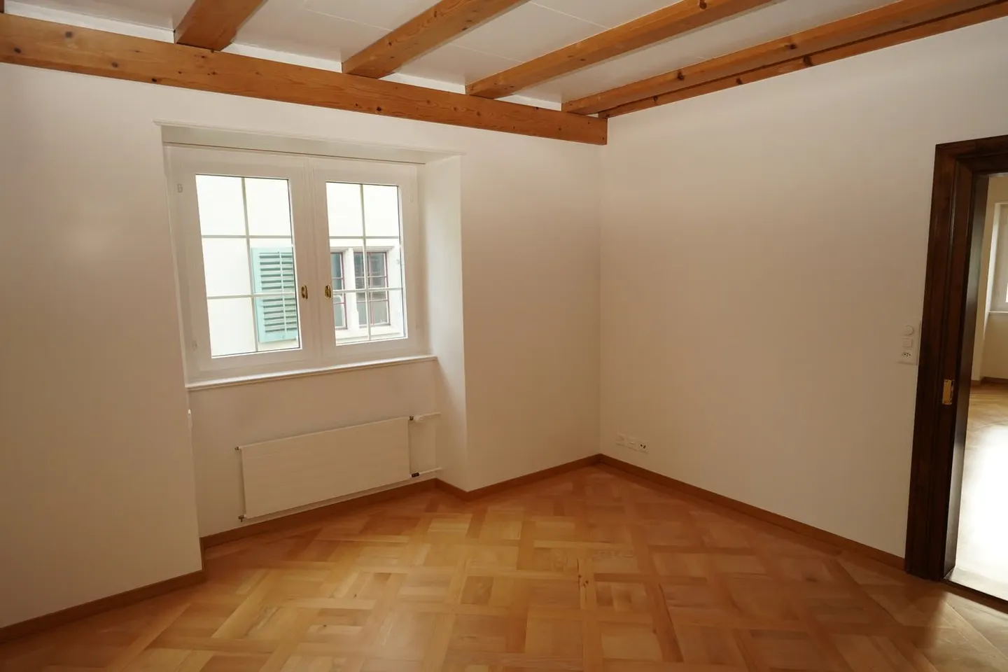 Charmante 3-Zimmer-Wohnung mit Balkon in der Zürcher Altstadt - Foto 12 von 13