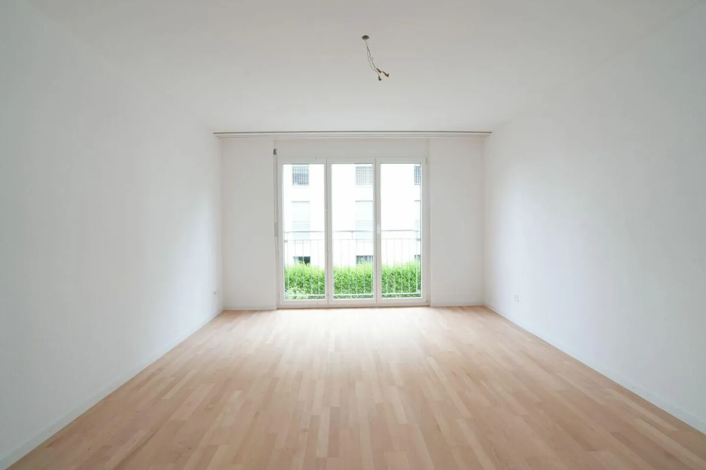 Appartement lumineux et moderne de 5,5 pièces avec cheminée et grand balcon - Photo 7 sur 13