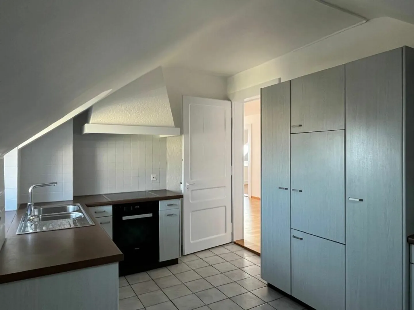 4.5 Rooms on the 3rd Floor - Photo 3 of 12