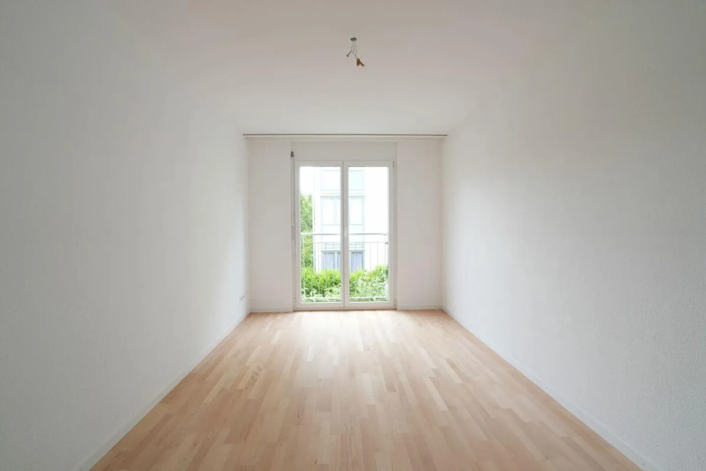 Appartement lumineux et moderne de 5,5 pièces avec cheminée et grand balcon - Photo 9 sur 13