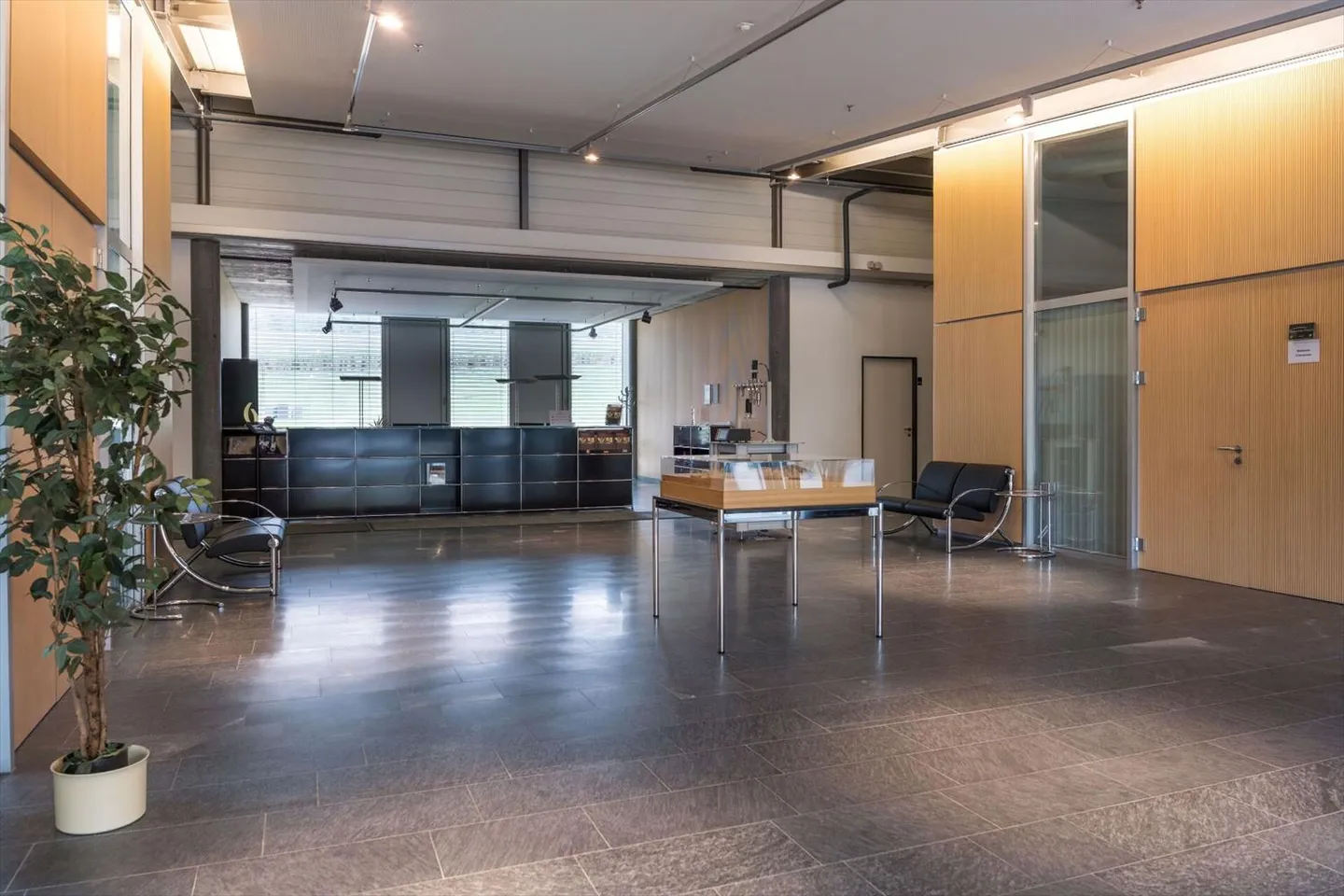 Attractive production and office spaces for rent - Available from April 2026 - Photo 3 of 13