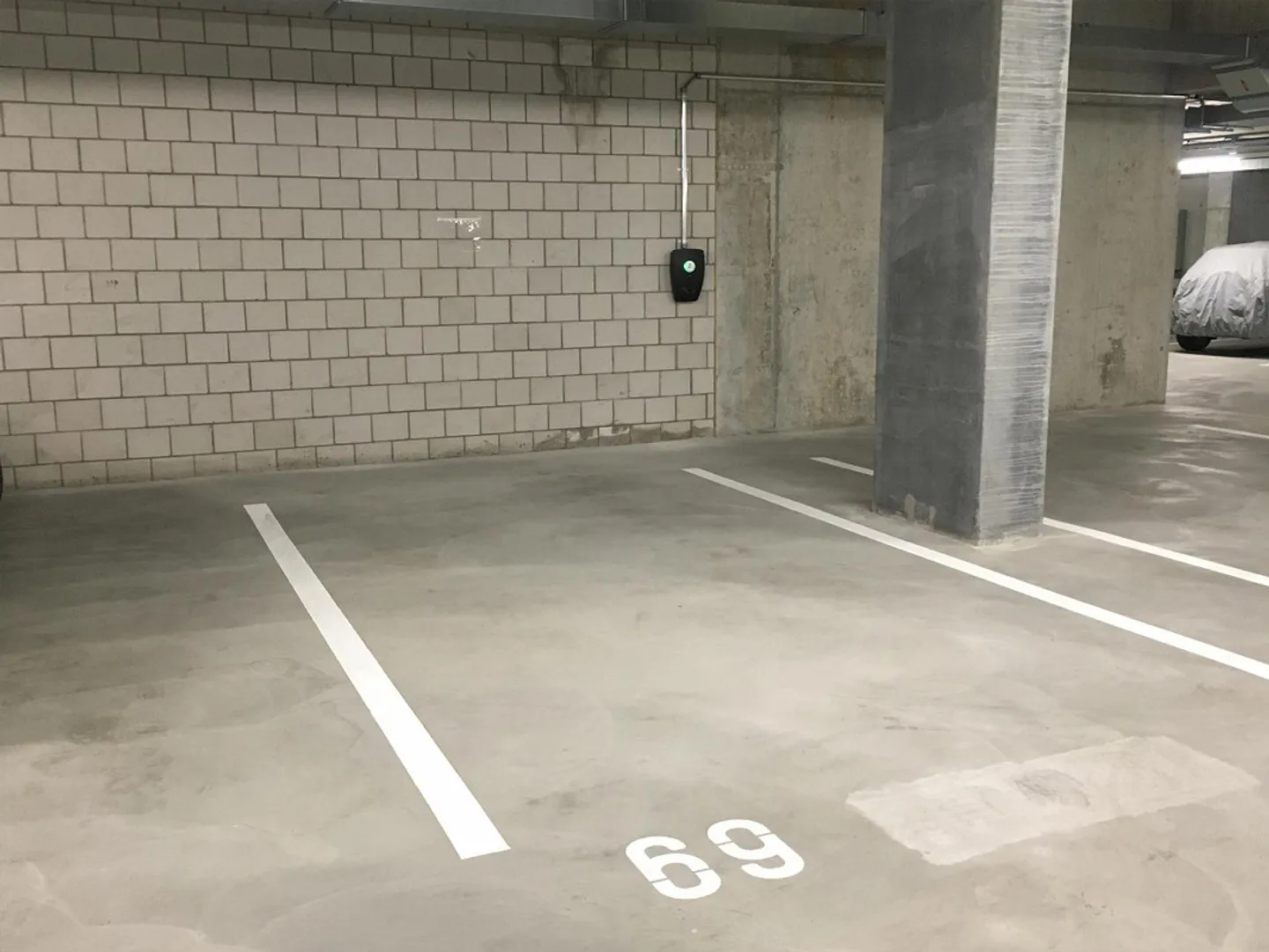 Privater Unterflur-Parkplatz - Foto 3 von 3