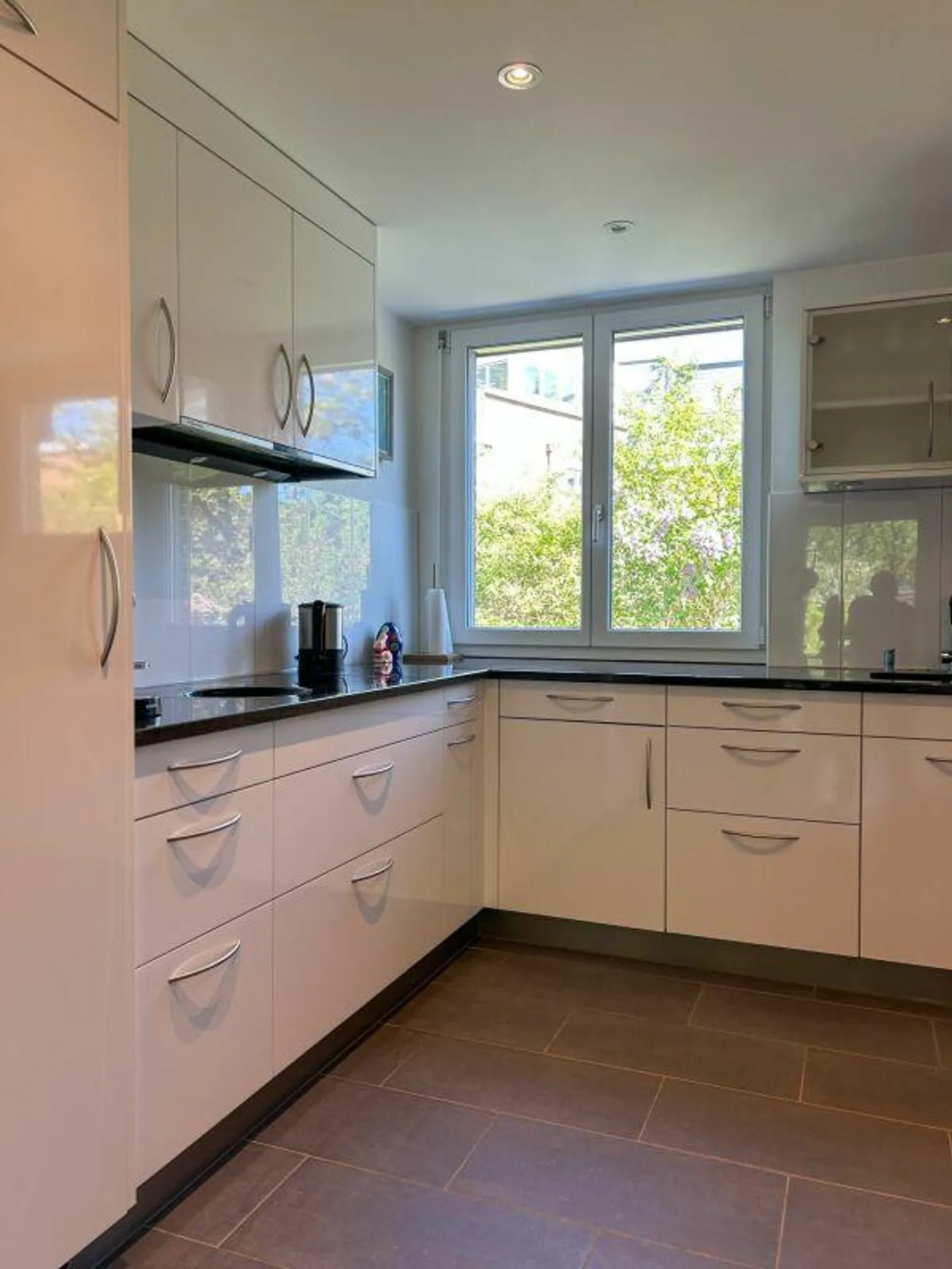 Family-friendly single-family home - Photo 4 of 14