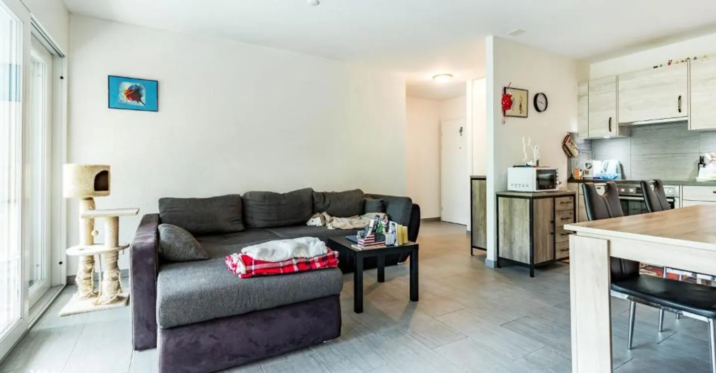 Superbe 2.5 pièces lumineux avec loggia : un investissement offrant un rendement immédiat - Photo 2 sur 11