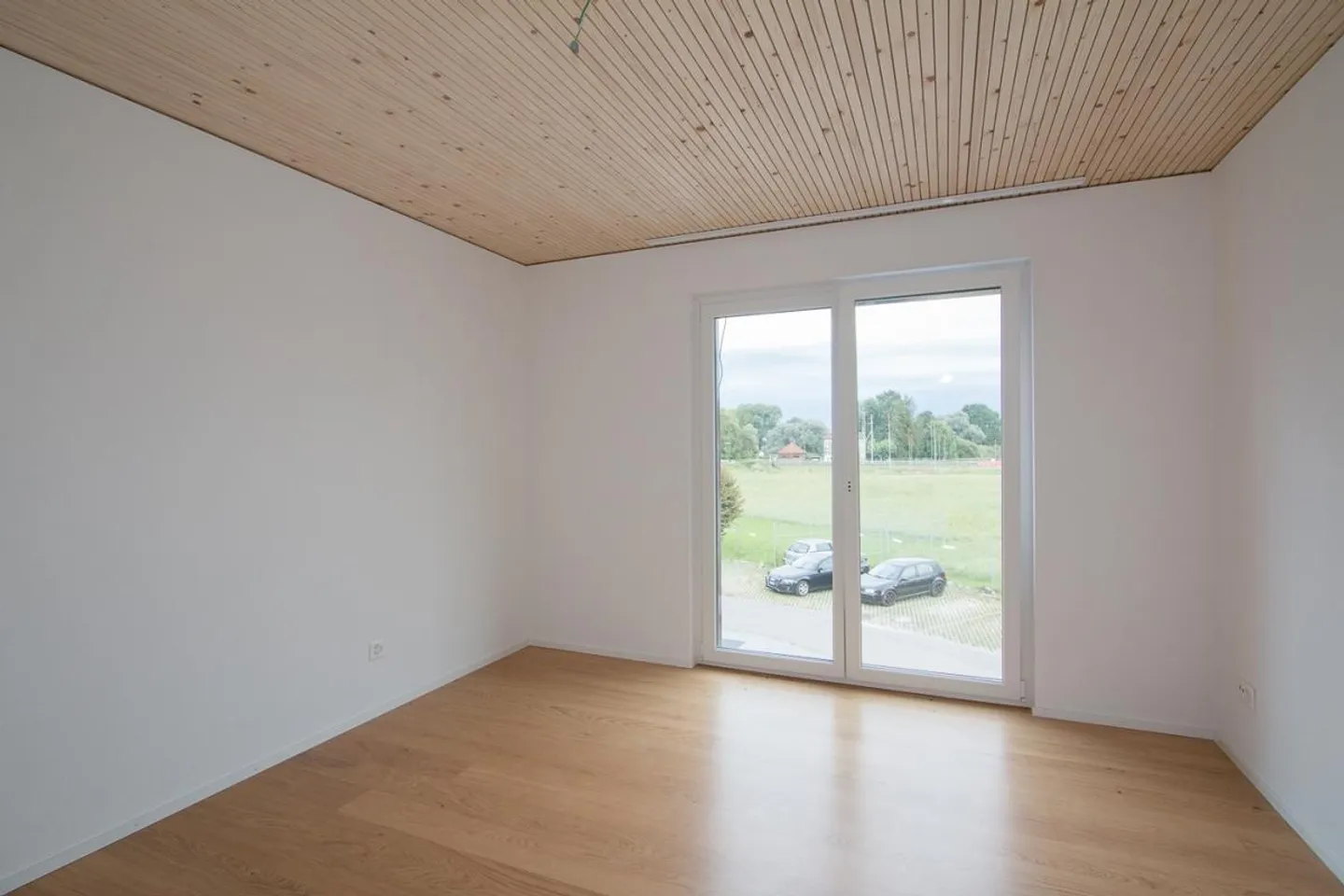 Nuovo appartamento moderno e luminoso di 3,5 stanze con balcone - Foto 4 di 7