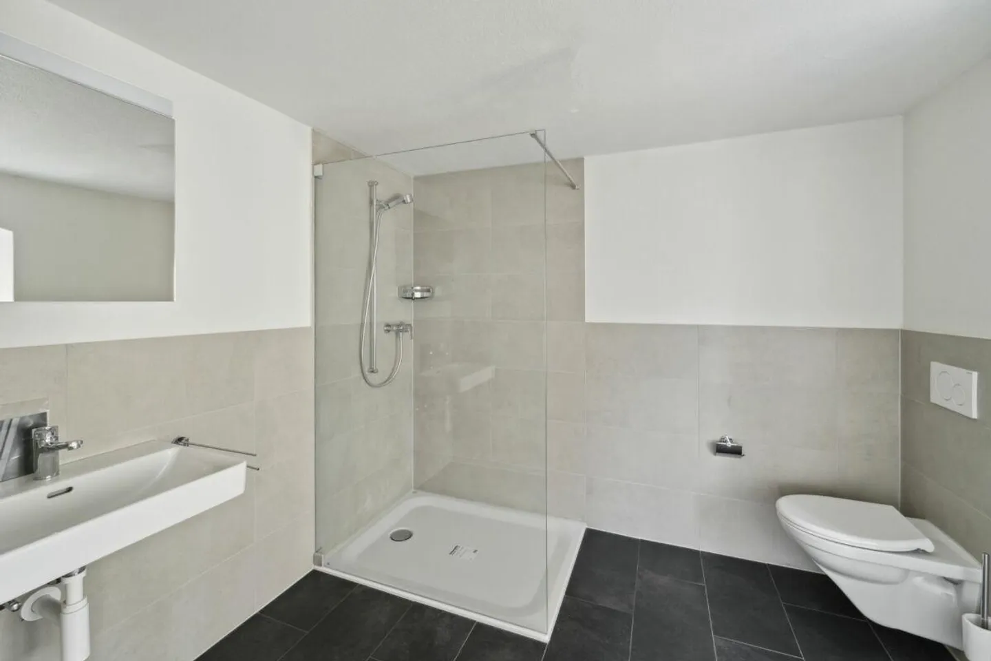 Appartement attrayant de 4,5 pièces dans un emplacement privilégié - Photo 2 sur 7