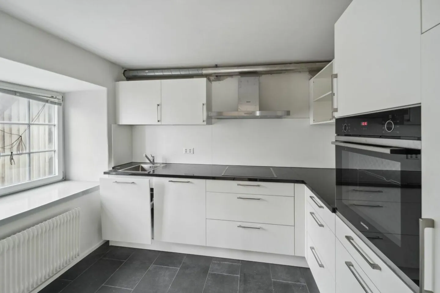 Appartement attrayant de 4,5 pièces dans un emplacement privilégié - Photo 3 sur 7