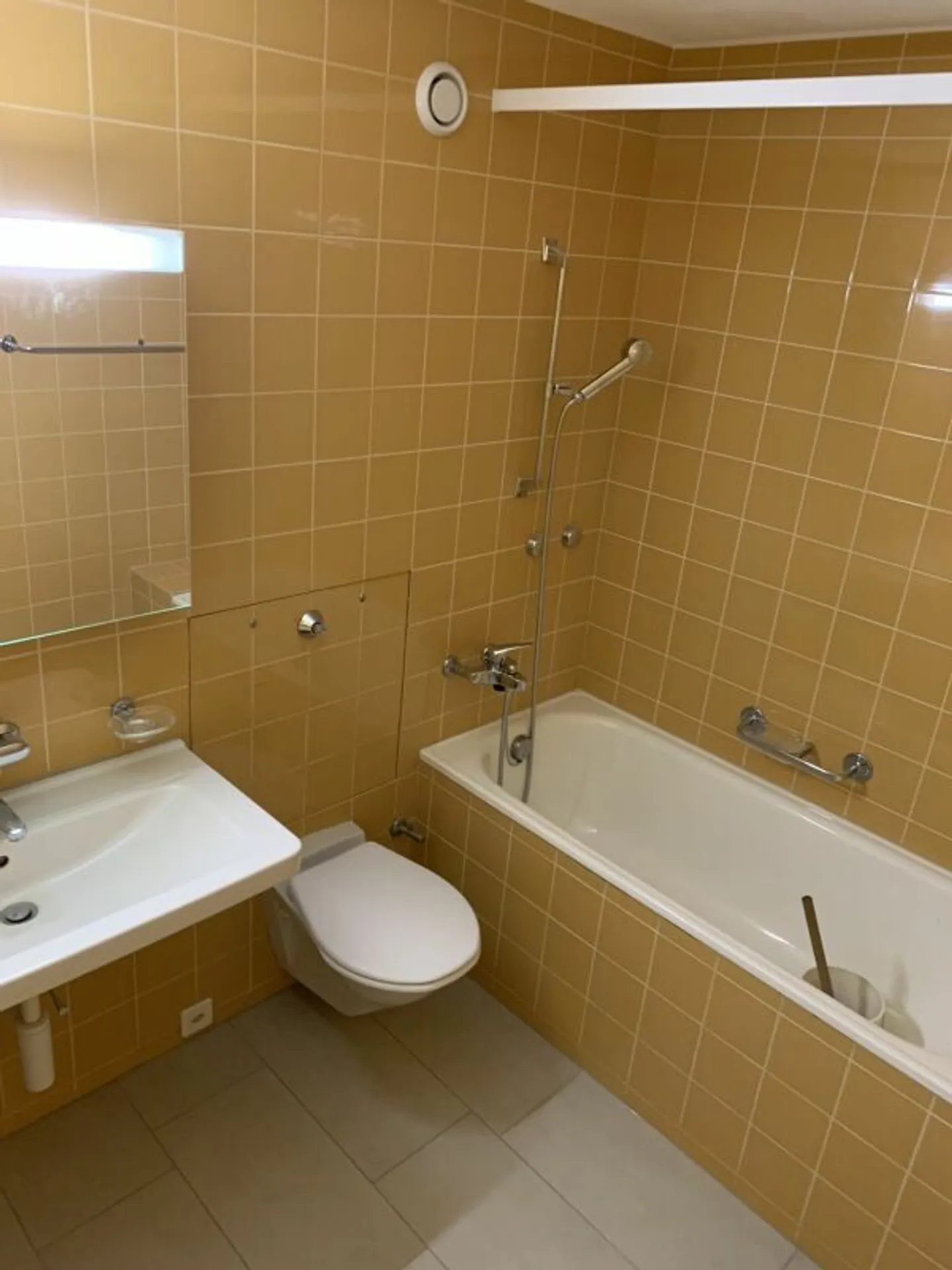 4.5 Room Apartment - Photo 5 of 9