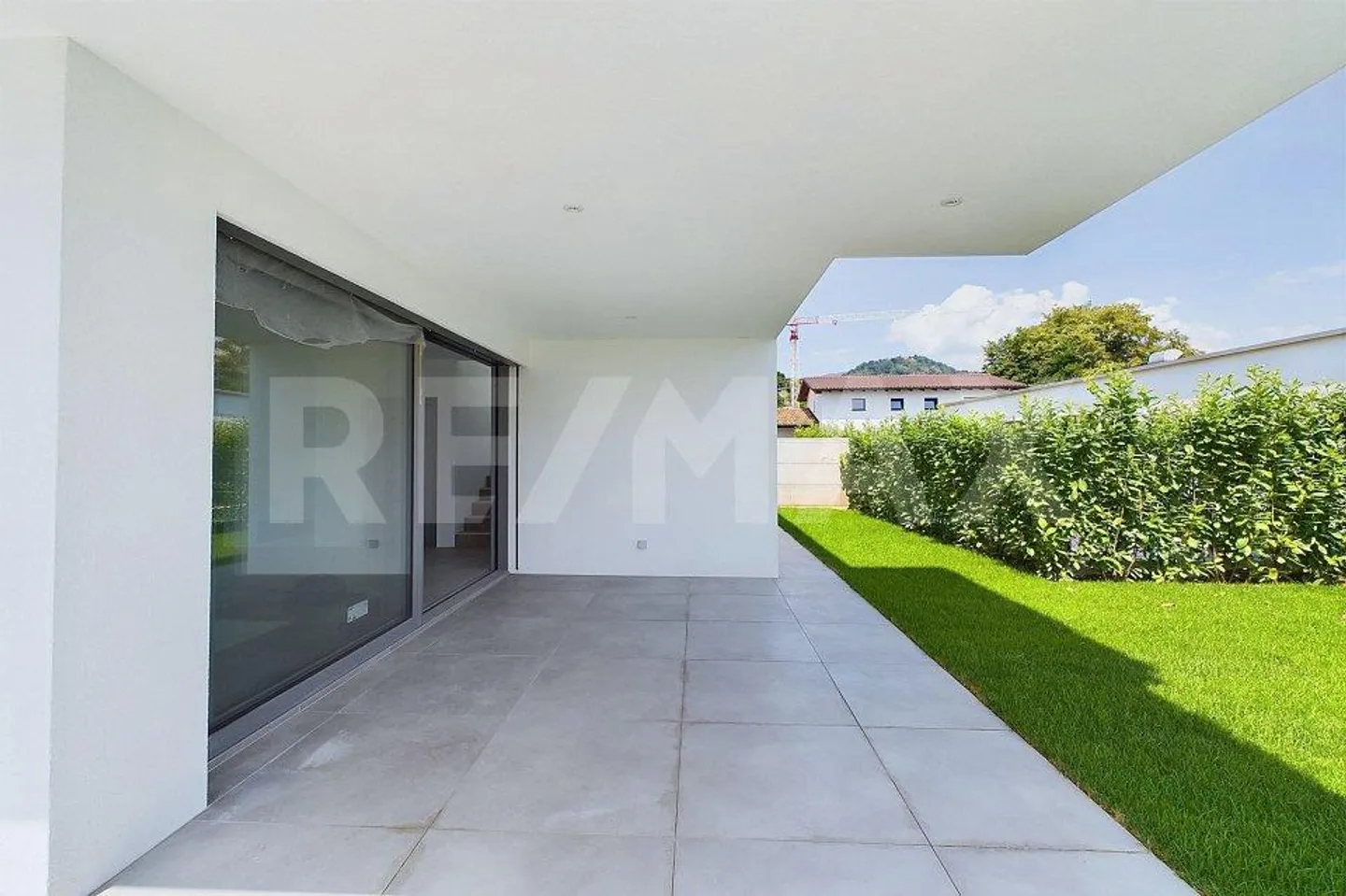 Elegance and Comfort - Newly Built Villa with Swimming Pool - Photo 4 of 13