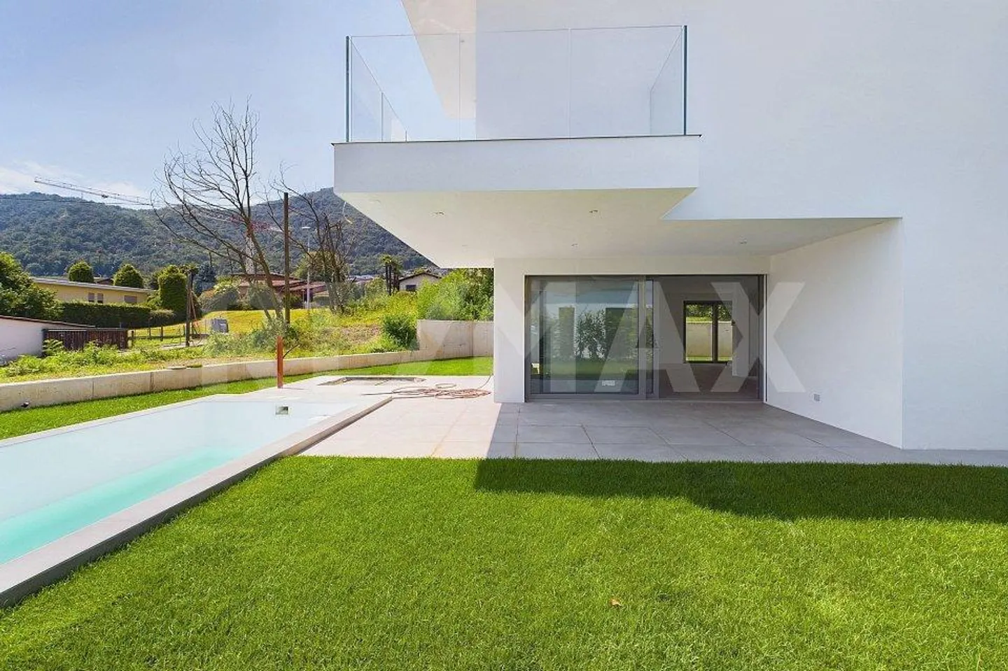 Elegance and Comfort - Newly Built Villa with Swimming Pool - Photo 5 of 13