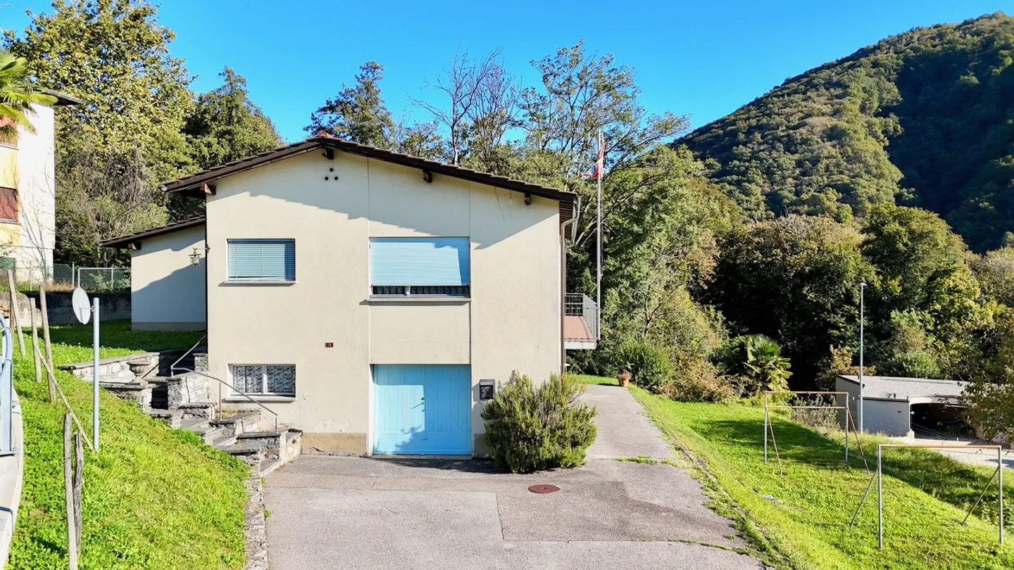 Terrain constructible dans une zone verte avec un grand potentiel à Pura - Photo 3 sur 7
