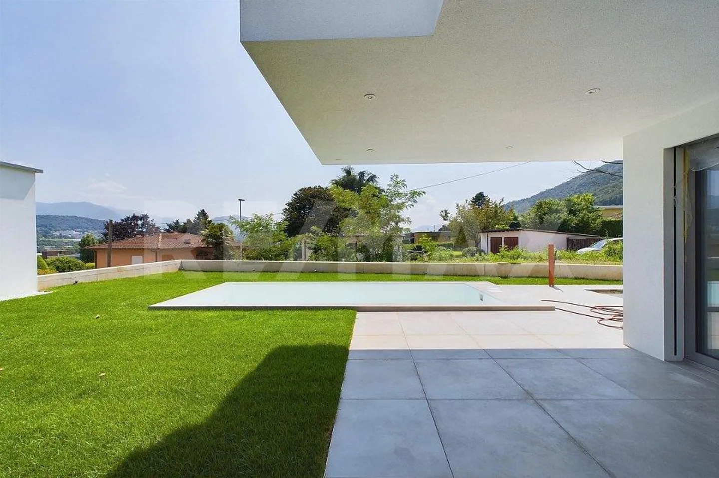 Elegance and Comfort - Newly Built Villa with Swimming Pool - Photo 3 of 13