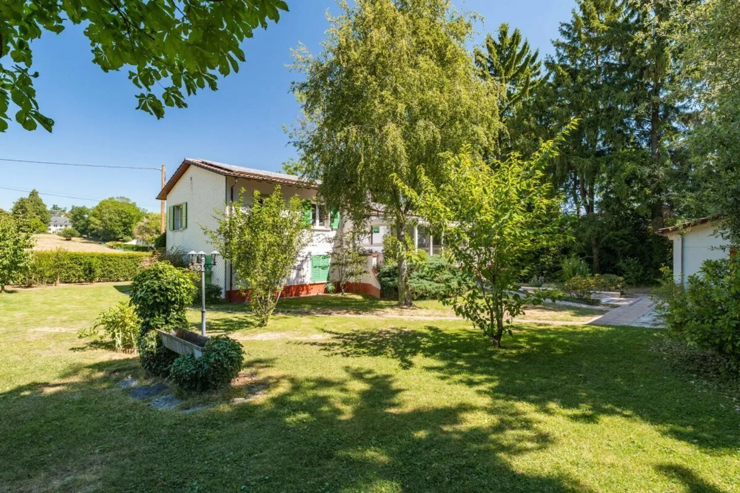 A family property in the heart of a preferred area - Photo 6 of 20