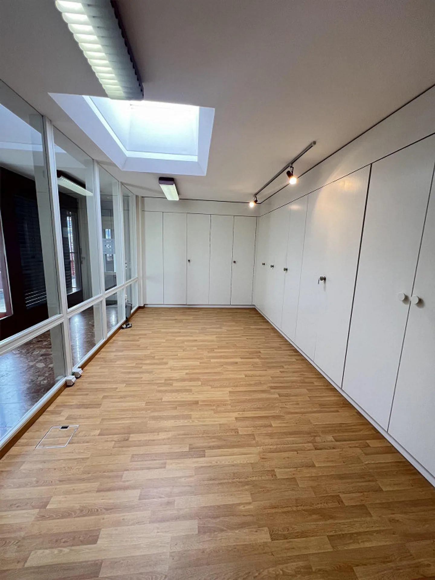 Espace de bureau bien situé - Photo 2 sur 4