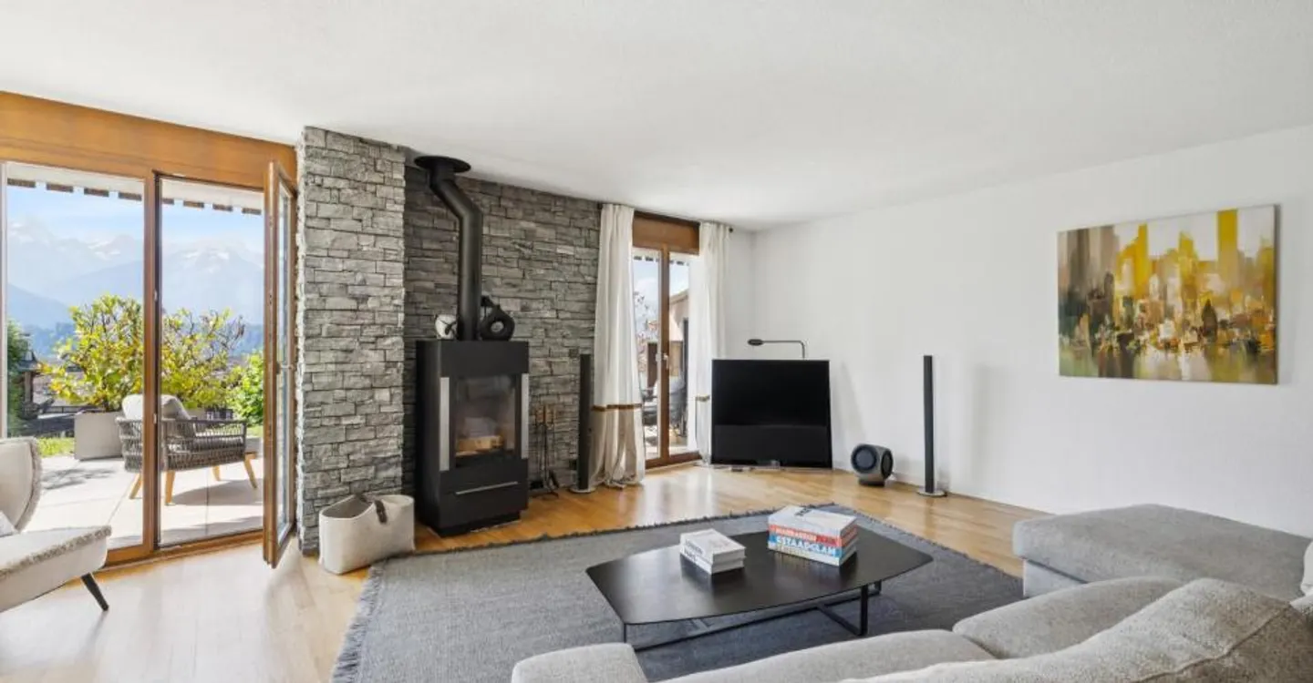 Luxury Apartment with Terrace - Photo 2 of 13