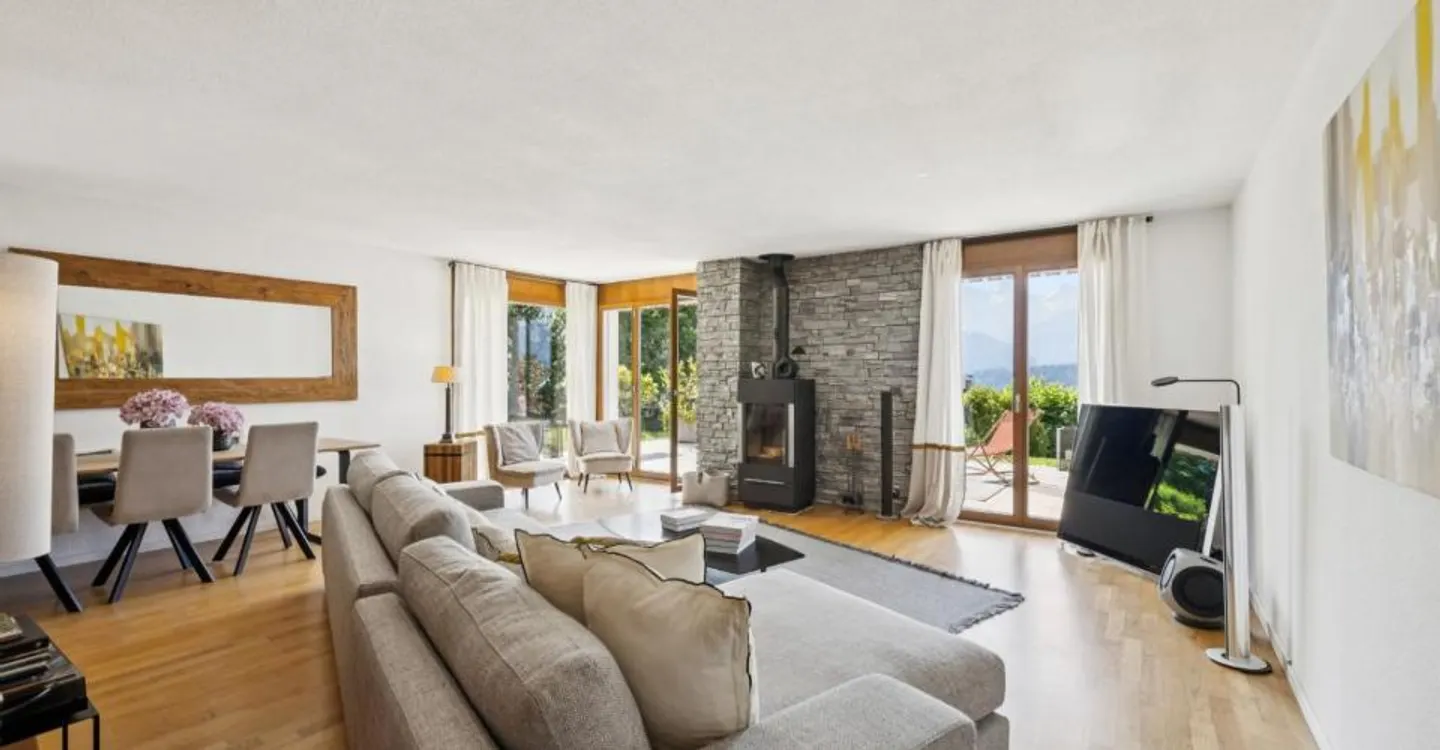 Luxury Apartment with Terrace - Photo 7 of 13