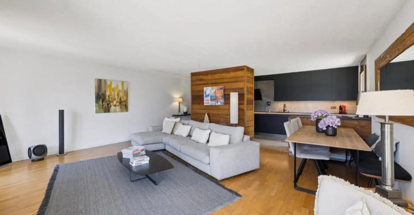 Luxury Apartment with Terrace - Photo 9 of 13