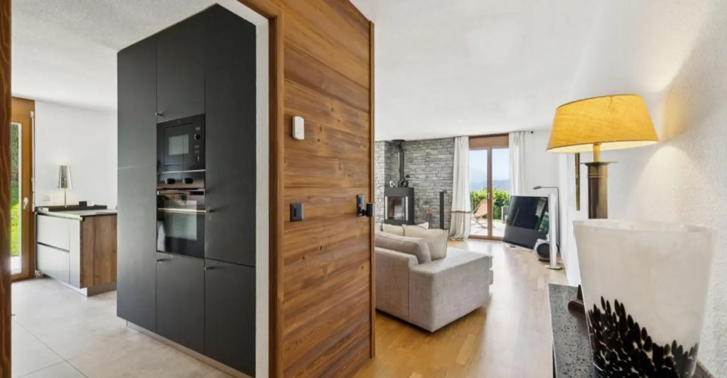 Luxury Apartment with Terrace - Photo 13 of 13