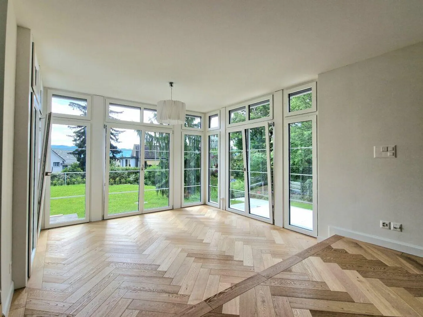 Alto Standard di Costruzione in una Posizione da Sogno con Vista - Foto 25 di 27