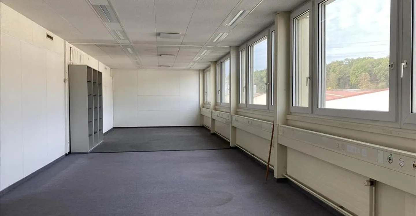 Spazi per uffici in un vivace quartiere dell'industria della logistica - Foto 3 di 3