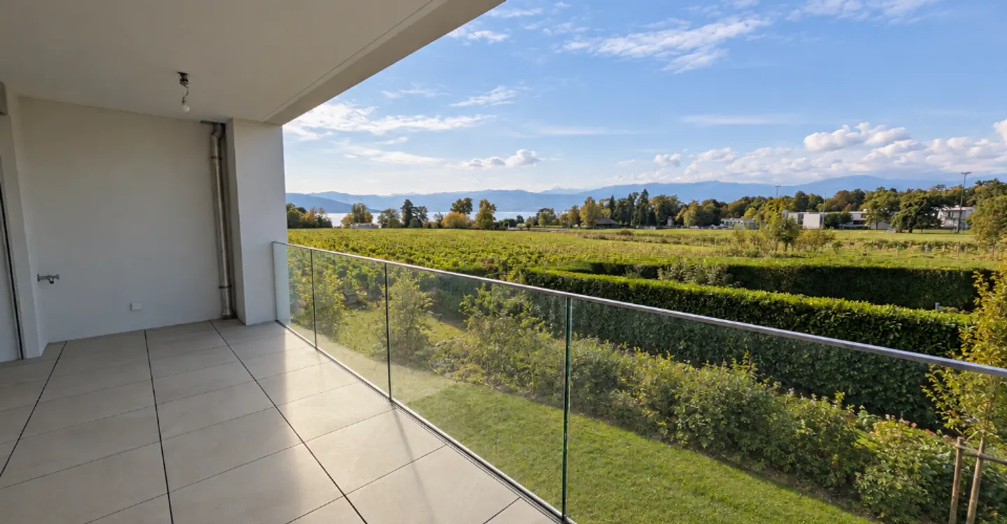 Appartement moderne avec vue sur le lac - Photo 2 sur 2