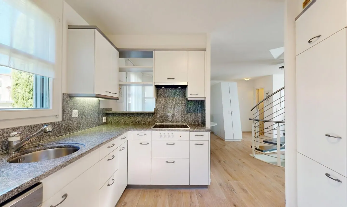 Charmante Triplex-Wohnung mit Garten - Foto 3 von 11