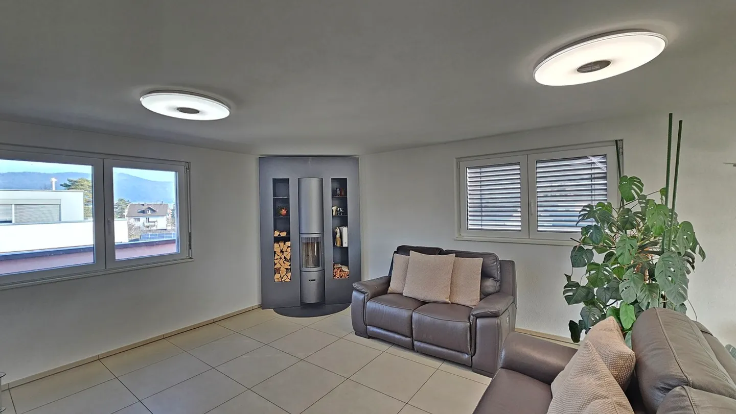 Vivere in cima: attico di 140 m² con terrazza di 128 m² - Foto 3 di 10