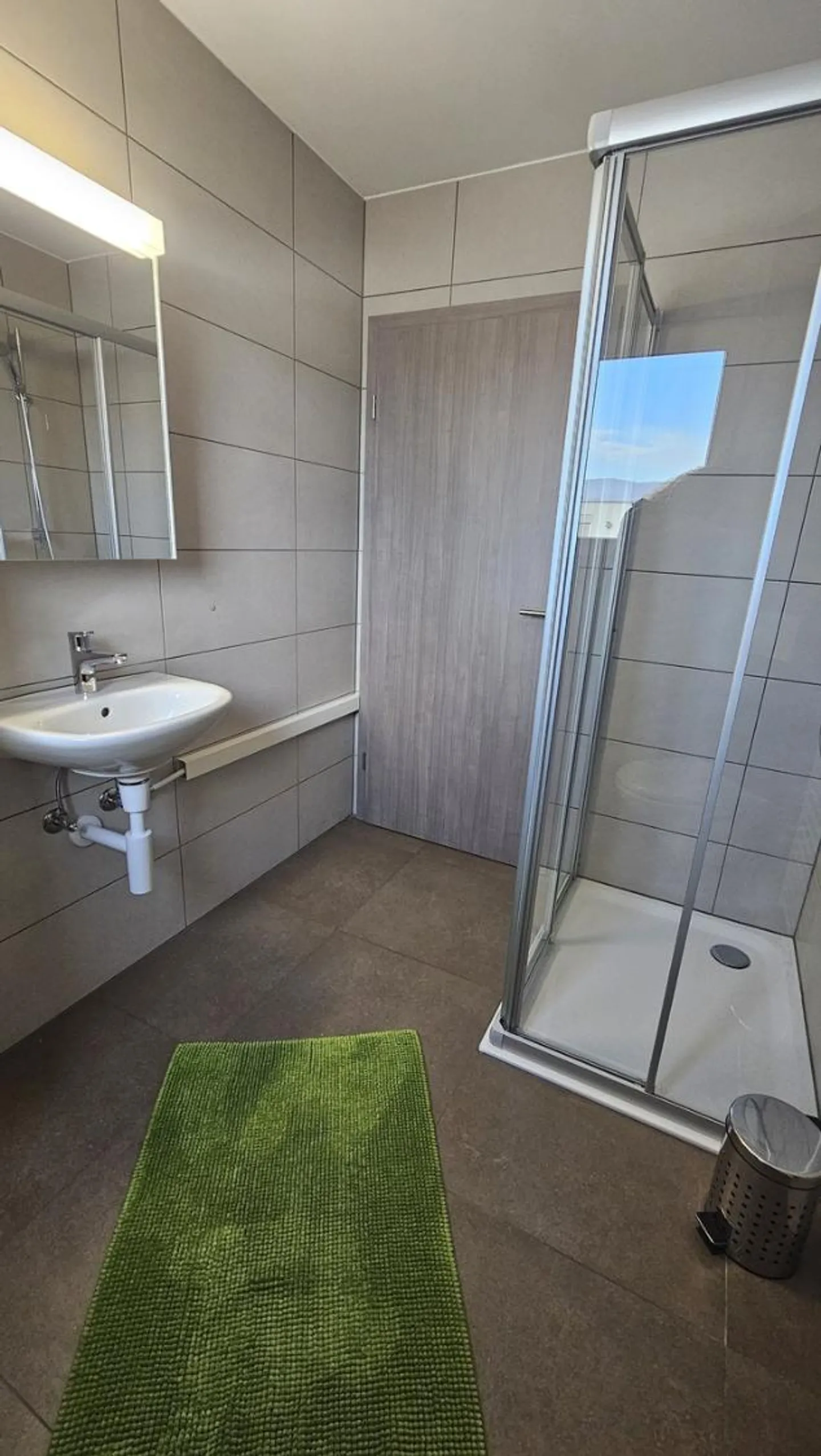 Vivere in cima: attico di 140 m² con terrazza di 128 m² - Foto 6 di 10