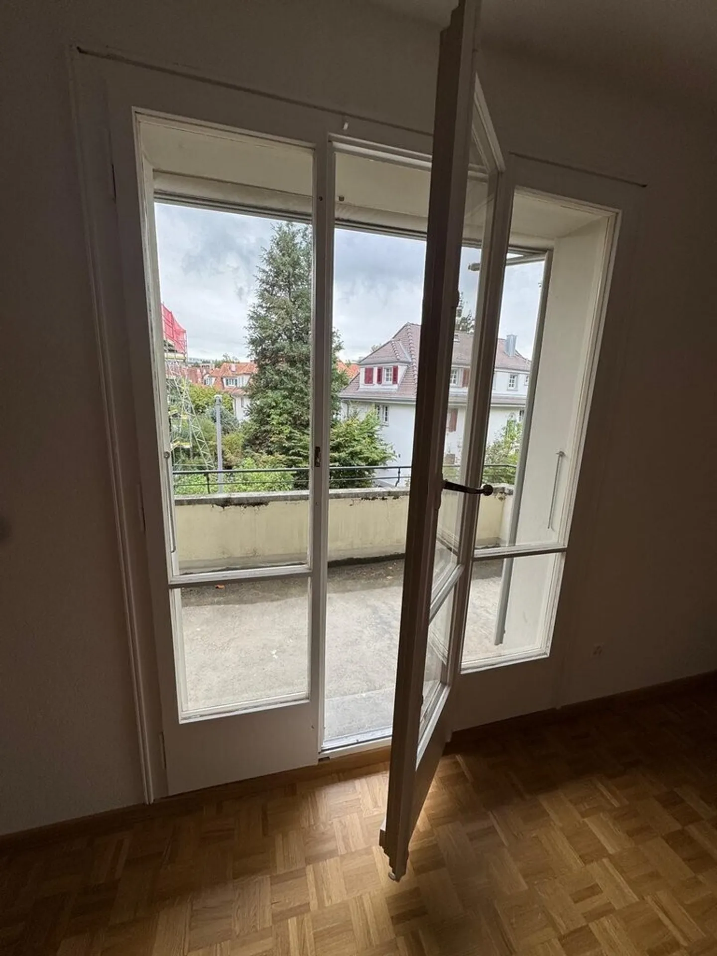 Luminoso appartamento di 3 stanze con balcone nel popolare quartiere Sonnenhof - Foto 10 di 11