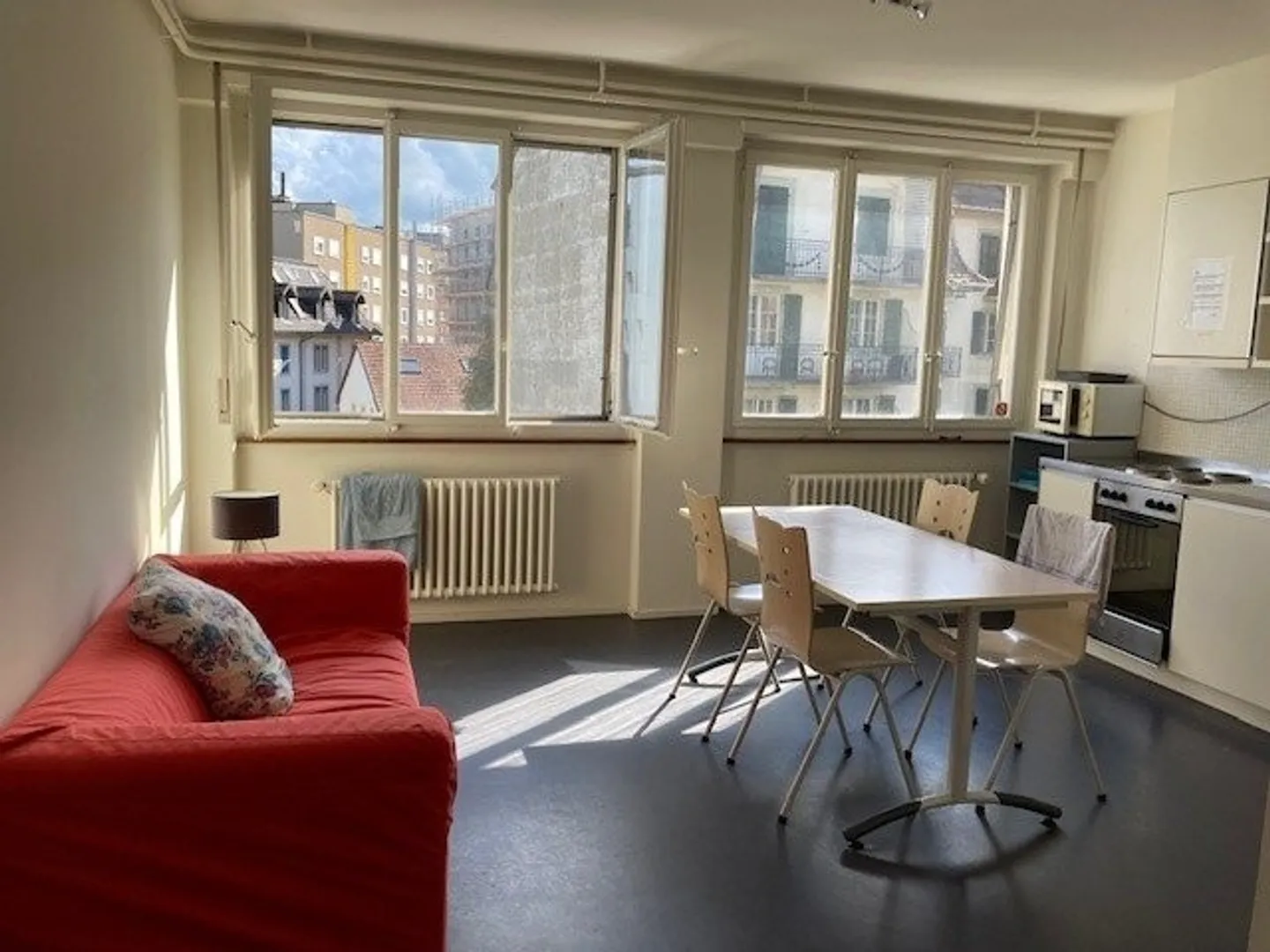 Appartement avec 4 chambres à Fribourg ! - Photo 2 sur 4