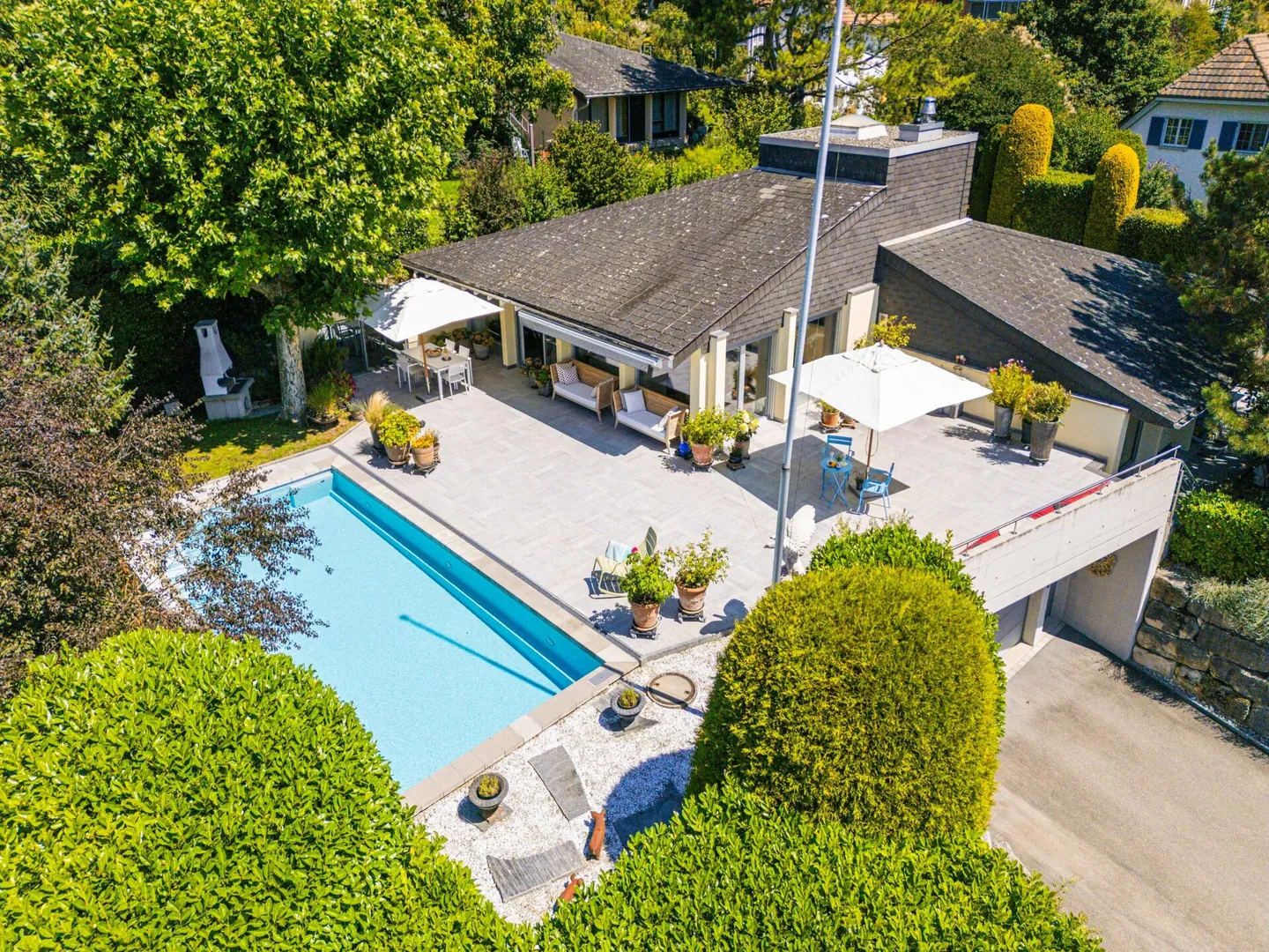 Una straordinaria casa unifamiliare con fascino mediterraneo e oasi piscina - Foto 2 di 29